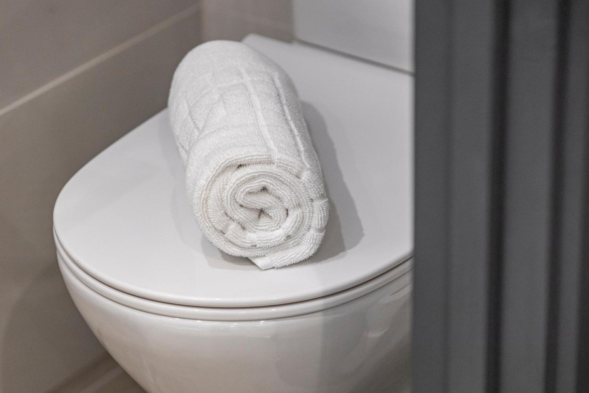 Apartment Neutral Zen Serene Sanctuary London